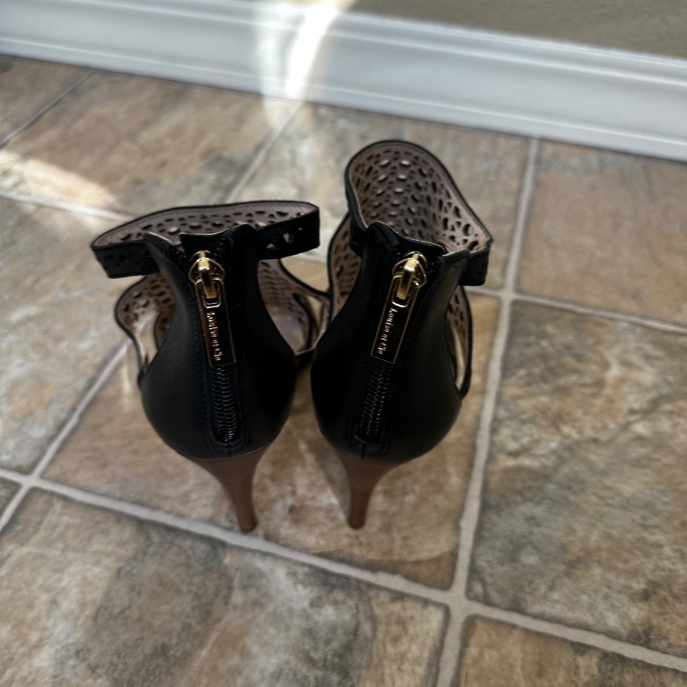 Louise‎ et Cie Heels Sandals Leather Perforated Stiletto Black 7.5 - Picture 6 of 9